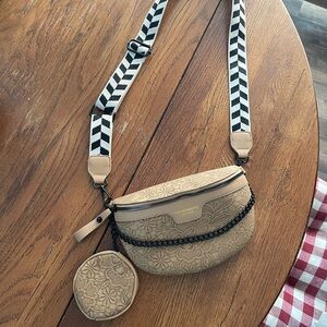 Boutique Tan Crossbody Bag with Black/White Strap
